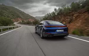   Porsche Panamera 4 (Gentian Blue Metallic) - 2024