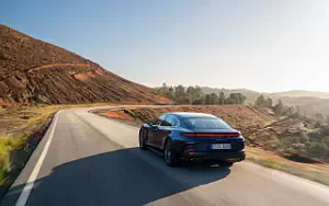   Porsche Panamera 4 (Gentian Blue Metallic) - 2024