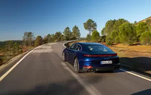   Porsche Panamera 4 (Gentian Blue Metallic) - 2024