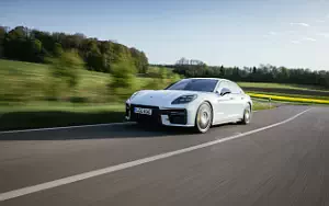   Porsche Panamera 4S E-Hybrid (Carrara White Metallic) - 2024