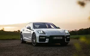   Porsche Panamera 4S E-Hybrid (Carrara White Metallic) - 2024