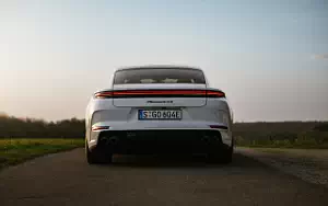   Porsche Panamera 4S E-Hybrid (Carrara White Metallic) - 2024