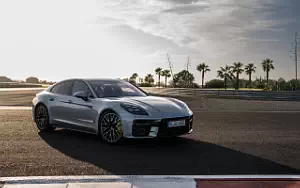   Porsche Panamera Turbo E-Hybrid (Dolomite Silver Metallic) - 2024