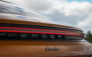   Porsche Panamera Turbo E-Hybrid (Madeira Gold Metallic) - 2024