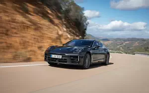   Porsche Panamera (Volcano Grey Metallic) - 2024