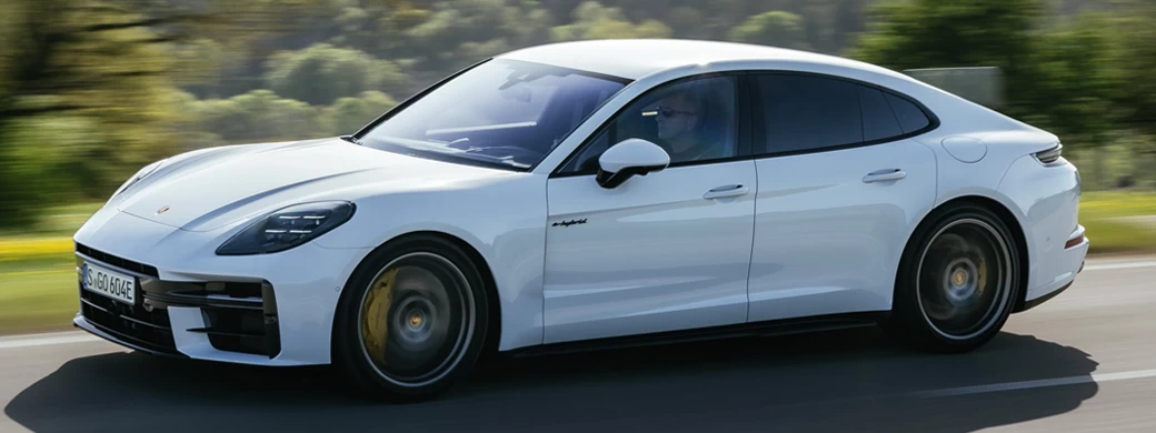   Porsche Panamera 4S E-Hybrid (Carrara White Metallic) - 2024 - Car wallpapers