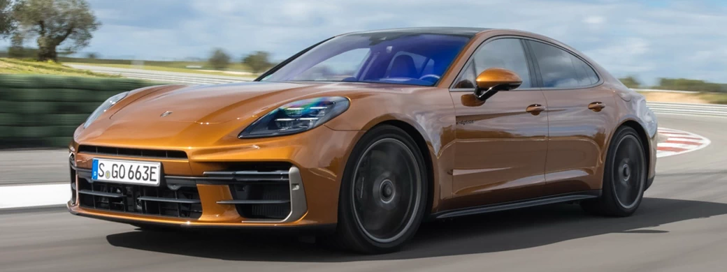   Porsche Panamera Turbo E-Hybrid (Madeira Gold Metallic) - 2024 - Car wallpapers