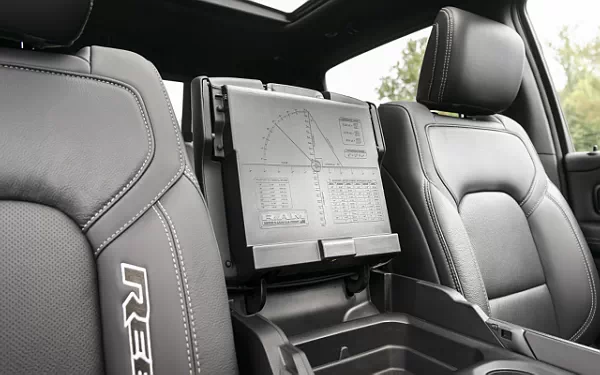   Ram 1500 Rebel (Billet Silver Metallic/Diamond Black) - 2024