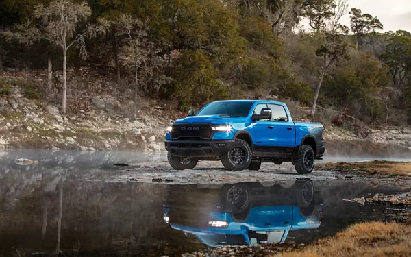   Ram 1500 Rebel (Hydro Blue/Diamond Black) - 2024