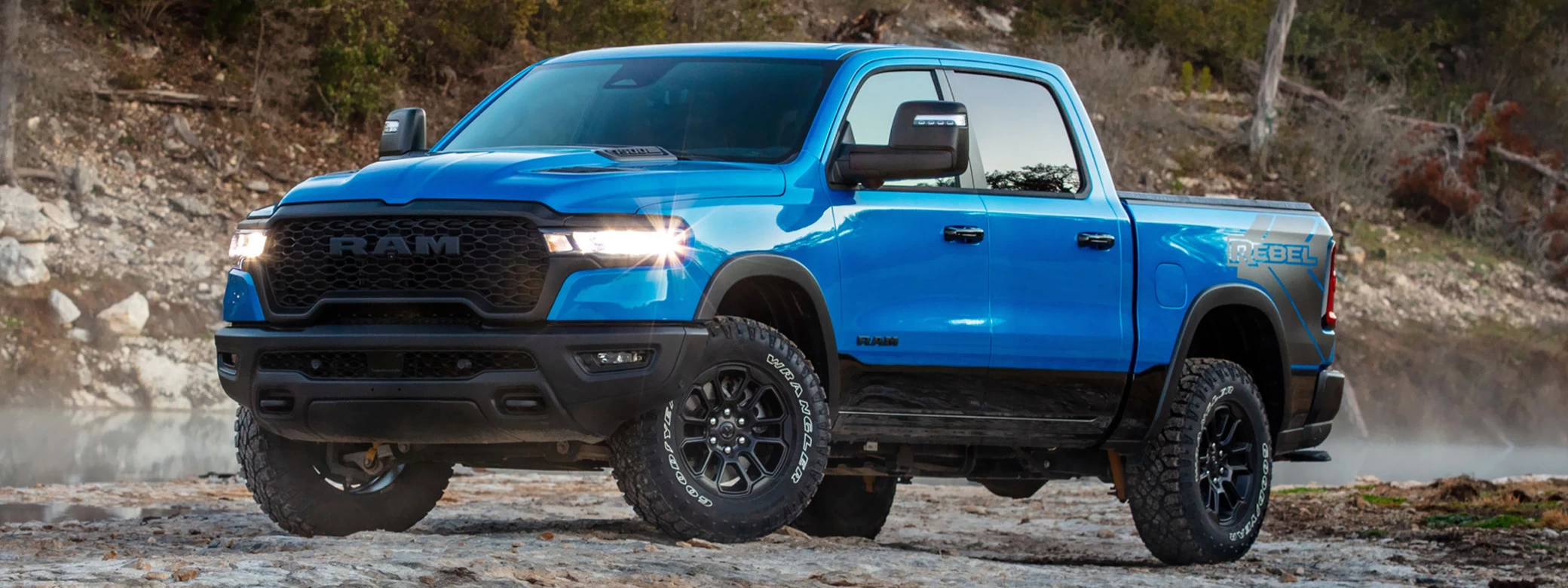   Ram 1500 Rebel (Hydro Blue/Diamond Black) - 2024 - Car wallpapers