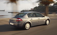   Renault Megane Saloon - 2005