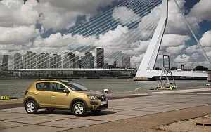   Renault Sandero Stepway RU-spec - 2009