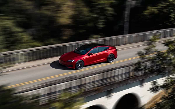   Tesla Model S Plaid - 2025
