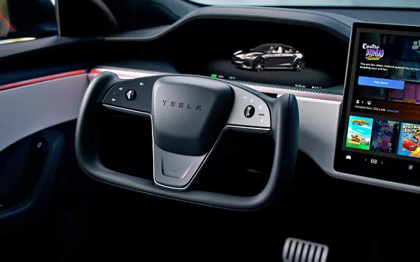   Tesla Model S Plaid - 2025