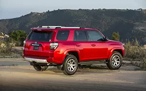   Toyota 4Runner US-spec - 2014