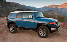   Toyota FJ Cruiser - 2011