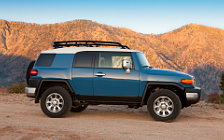   Toyota FJ Cruiser - 2011