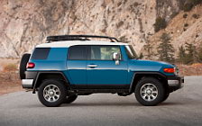   Toyota FJ Cruiser - 2011