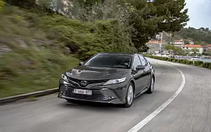   Toyota Camry Hybrid - 2019