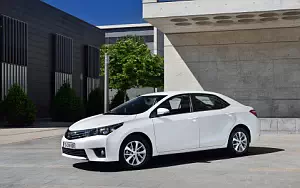   Toyota Corolla - 2013