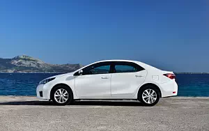   Toyota Corolla - 2013