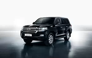   Toyota Land Cruiser 200 - 2015