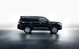   Toyota Land Cruiser 200 - 2015