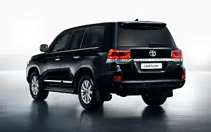   Toyota Land Cruiser 200 - 2015