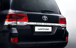   Toyota Land Cruiser 200 - 2015