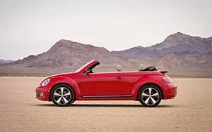   Volkswagen Beetle Cabriolet Turbo US-spec - 2012