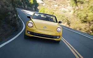   Volkswagen Beetle Cabriolet Turbo US-spec - 2012