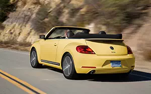   Volkswagen Beetle Cabriolet Turbo US-spec - 2012