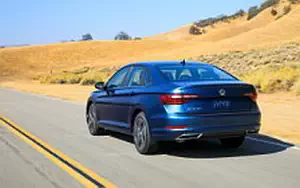   Volkswagen Jetta SEL Premium US-spec - 2018