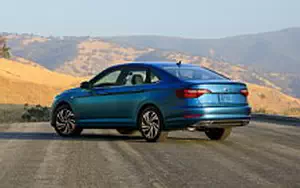   Volkswagen Jetta SEL Premium US-spec - 2018