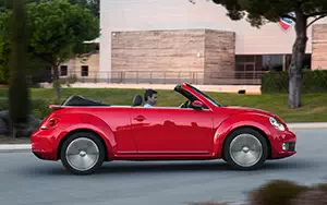   Volkswagen Beetle Cabriolet - 2013