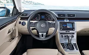   Volkswagen CC - 2012