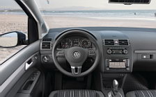   Volkswagen CrossTouran - 2010