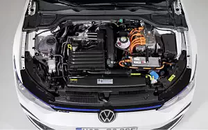   Volkswagen Golf GTE - 2020