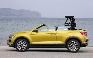   Volkswagen T-Roc Cabriolet (Turmeric Yellow) - 2020