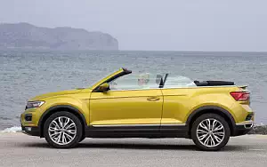   Volkswagen T-Roc Cabriolet (Turmeric Yellow) - 2020