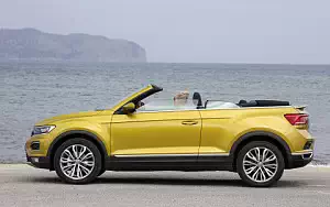   Volkswagen T-Roc Cabriolet (Turmeric Yellow) - 2020