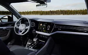   Volkswagen Touareg R eHybrid - 2023