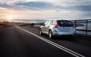   Volvo V60 Plug-in-Hybrid - 2013