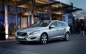   Volvo V60 Plug-in-Hybrid - 2013