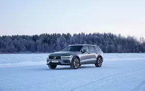   Volvo V60 T5 Cross Country - 2019