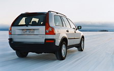   Volvo XC90 - 2004