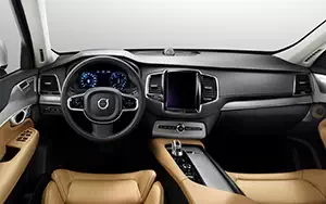   Volvo XC90 T8 - 2015